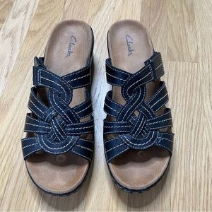Clarks Leather Sandals Size 7.5 EUC